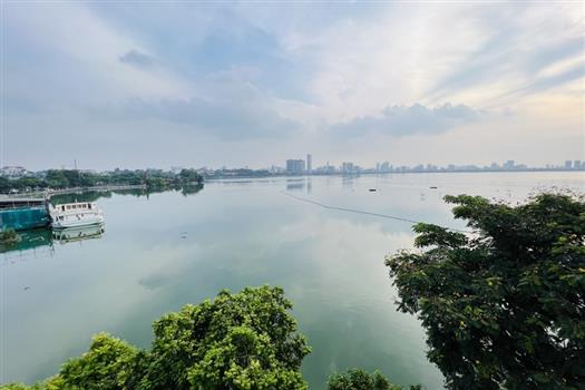 Beautiful lake view 2 bedroom apartment in Tay Ho with Japanese Style