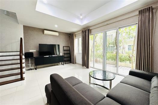 Generous layout with bright, airy house for rent in Ha Dong