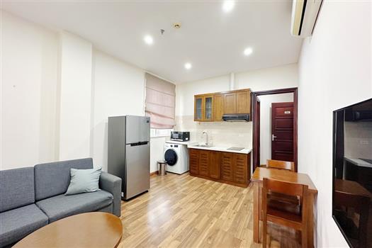 Fully furnished & cozy 1 bedroom apartment with natural light for rent in Hai Ba Trung