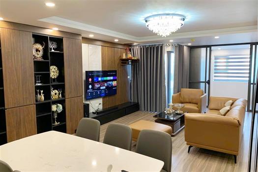 FOR RENT: Modern 4 bedroom apartment in Amber Riverside, Hai Ba Trung