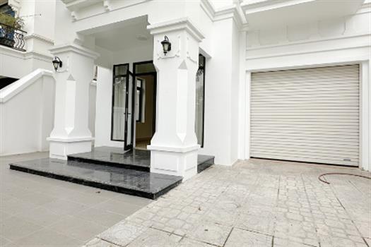 Brand new villa for Ambassadors at Ciputra Ha Noi, partially furnished.
