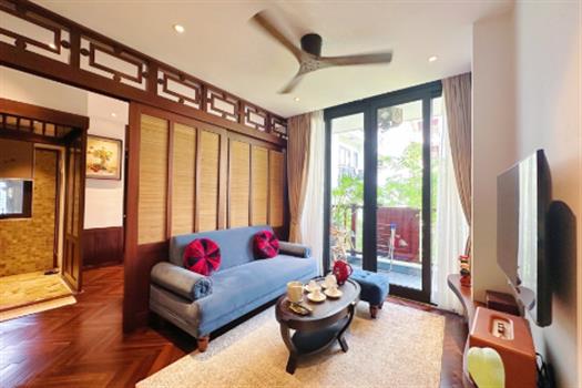Cozy Wooden Studio in Ton That Thiep, Ba Dinh – Natural Light, Great Location