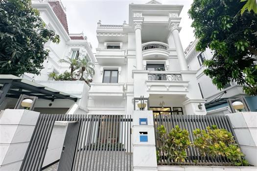 Prime Ciputra Living: Spacious Home with Front & Back Gardens