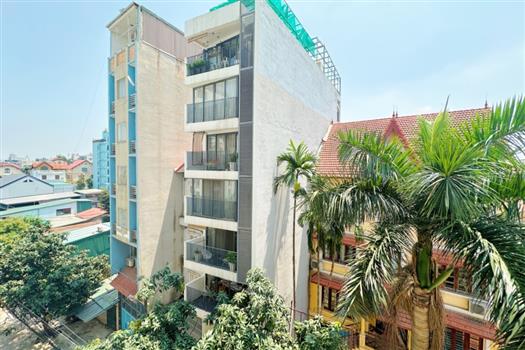 Cozy 2-Bedroom Apartment on Au Co: Bright Interiors & Balcony