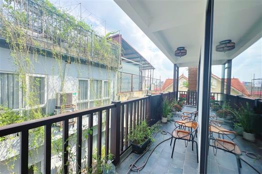 Modern & Spacious 3-Bedroom Apartment in West Lake
