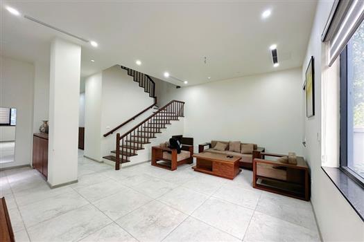 Magnificent 4 bedroom villa with green spaces in Splendora