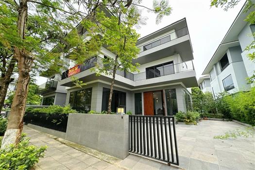 Splendid 4 bedroom nearby golf course at Splendora