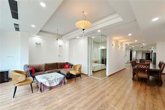 Spacious & Modern apartment with large bathtub in Ba Dinh strict