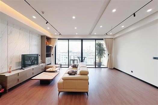 Magnificent 3 bedroom apartmemt with large balcony at Heritage Westlake