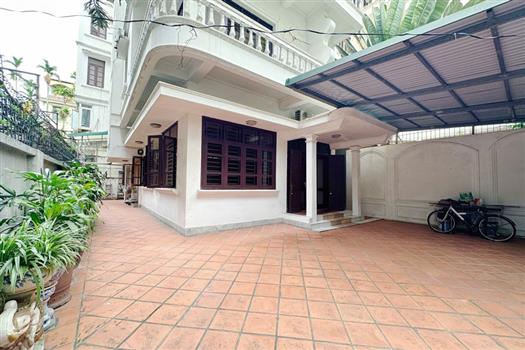 For rent: Spacious 5-bedroom villa on To Ngoc Van, Tay Ho