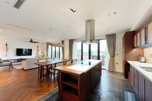 Cozy wooden style 3 bedroom apartment for rent in Ba Dinh