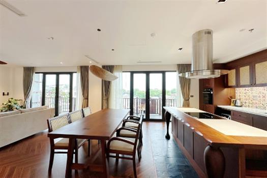 Cozy wooden style 3 bedroom apartment for rent in Ba Dinh