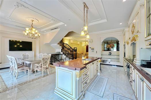 For Rent: 3 bedroom villa in Neoclassical Style at Vinhomes Riverside