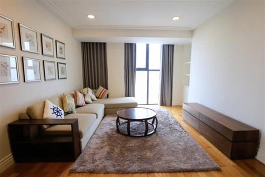 Furnished 3 bedroom apartment in Hoang Thanh Tower Hanoi,Close Vincom center