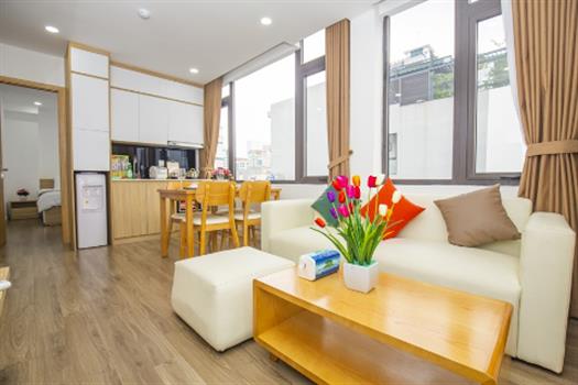 Elegant 2 bedroom aparmnet with large balcony for rent in Ba Dinh
