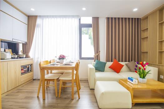 Elegant 2 bedroom aparmnet with large balcony for rent in Ba Dinh