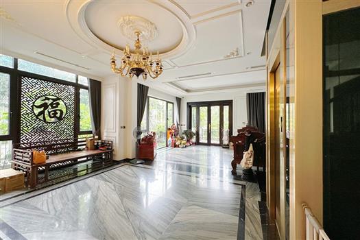 Vinhomes River Side Long Bien - Luxurious villa with lake view