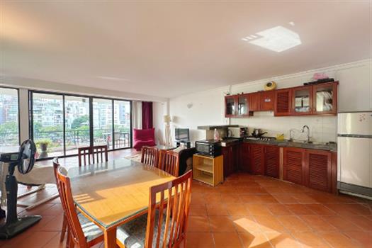 Cozy and Sun Filled apartment with large balcony on Tran Vu street