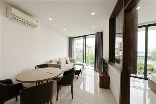 Elegent one bedroom with stunning lake view in Tay Ho