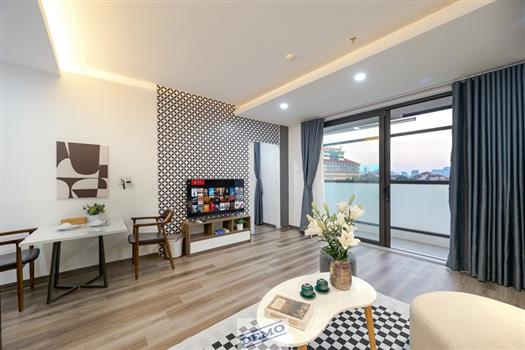 Stuning 2 bedroom apartment with lake view in Tay Ho