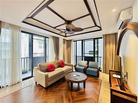 Cozy and spacious 3 bedroom aparment with large balcony in Tay Ho