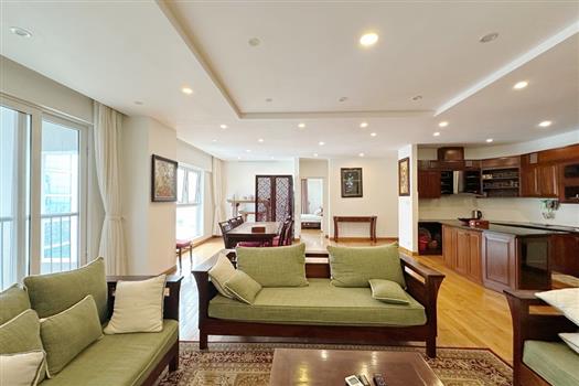 Open plan design 3 bedroom apartment with lake view  in Tay Ho
