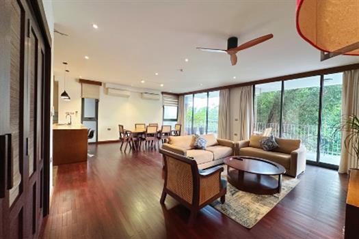 Lake view luxurious 4 bedroom apartment in Tay Ho