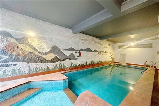 Modern and Classy 6 bedroom villa with inside pool in Tay Ho