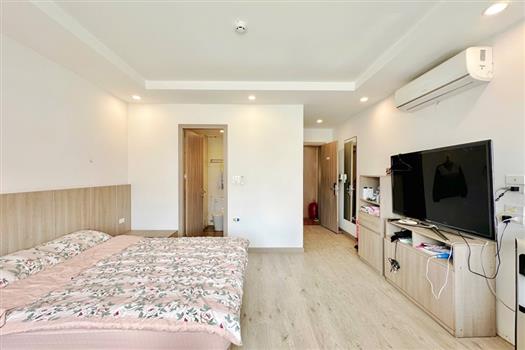 Cozy and Sun Filled studio apartment in Cau Giay for rent