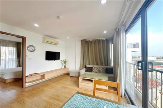 Airy lake view apartment with stunning rooftop in Ba Dinh