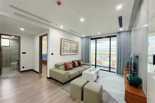 Spacious and Classy apartment with stunning view at Heritage West Lake