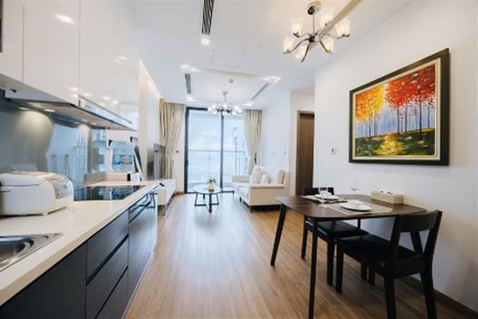 Stunning city view apartment with airy balcony in Vimhomes Metropolis