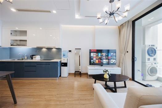 Stunning city view apartment with airy balcony in Vimhomes Metropolis