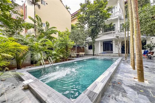 Tranquil 4 bedroom villa with luxurious pool in Tay Ho
