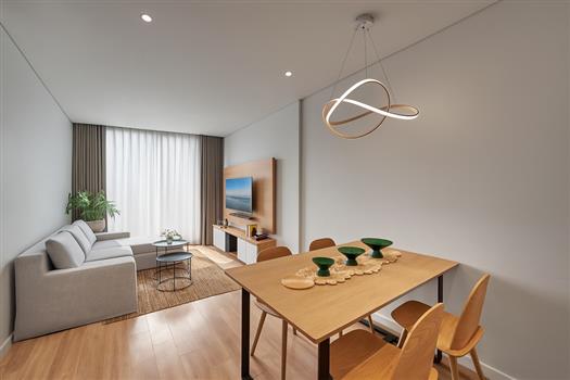 Modern 2 bedroom apartment fully furnished with Gym and Pool in Tay Ho