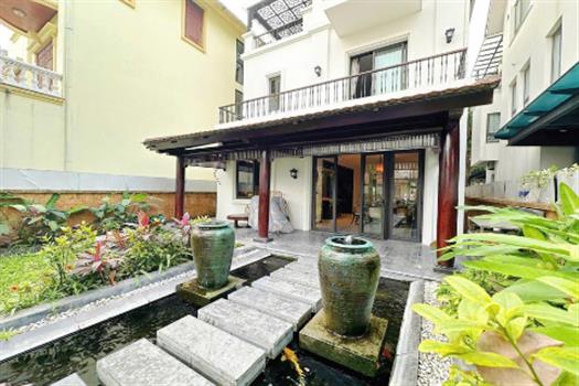 Magnificent lake view villa for rent in Vinhomes Riverside