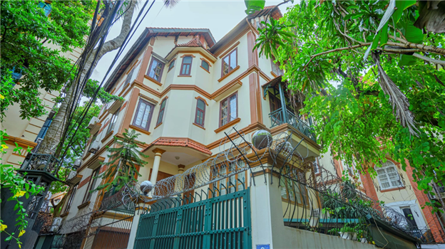 Elegant 5 bedroom villas with luxury Indoor pool for rent in Tay Ho