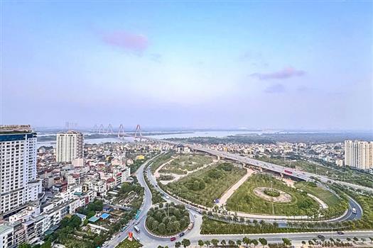 Modern 4 bedroom apartment in Sunshine Riverside, Balconies Overlooking the Red River & City Skyline