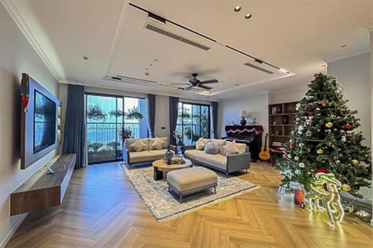 Modern 4 bedroom apartment in Sunshine Riverside, Balconies Overlooking the Red River & City Skyline