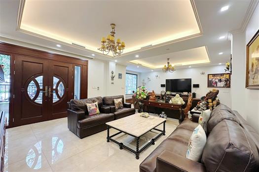 Ciputra Hanoi : A spacious luxury villa for ambassadors and business executives.