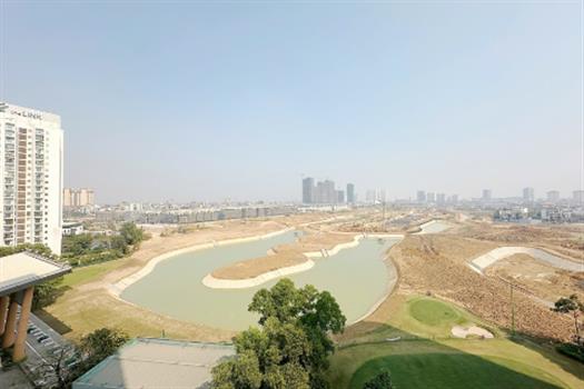 Spacious 4-bedroom apartment for rent in Ciputra. Stunning golf course view.