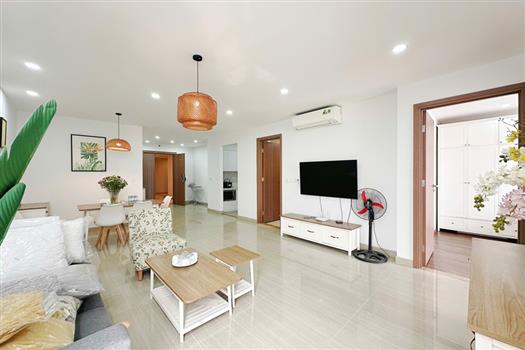 For Rent : Bright 3 bedroom apartment in Ciputra, Open beautiful view