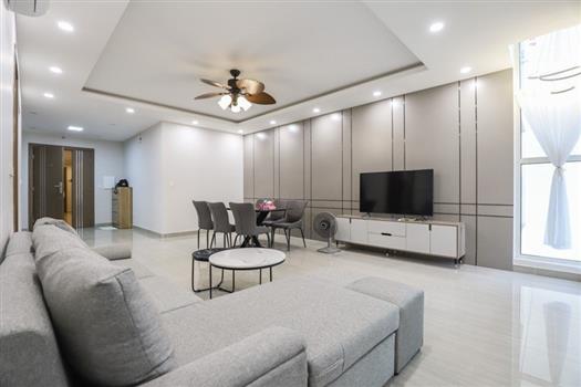 Beautifully renovated 3 bedroom apartment in Ciputra, modern style