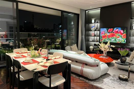 Modern & lakeview 3 bedroom apartment for rent in Heritage Westlake.