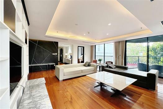 Luxury 3-bedroom apartment on high floor in the heart of Hoan Kiem district.