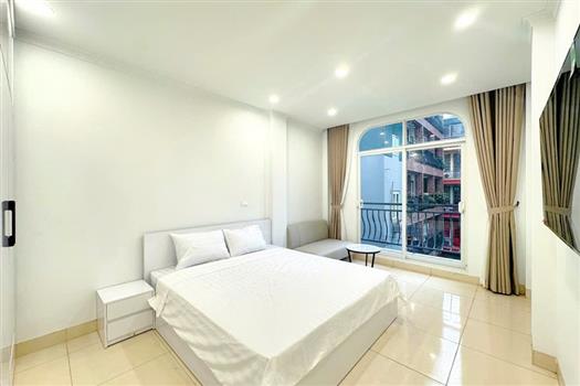 1 Bed flat on Nhat Chieu, Tay Ho, spacious balcony and natural light, price $450.