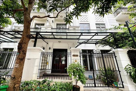 Elegant Vinhomes Riverside Villa, 90sqm, 4 bedrooms ready to Move In.