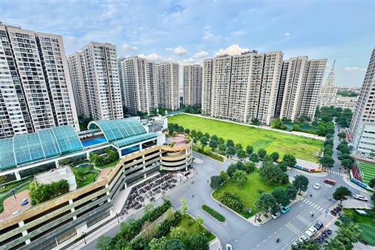 Elegant 3BR Apartment in Vinhomes Ocean Park, swimming pool view