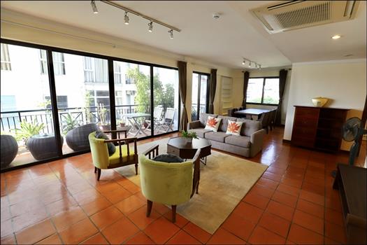 Stunning 2bedrooms apartment in Truc Bach area, 150sqm, nice view