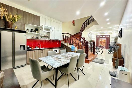 Beautiful house with 4 bedrooms in Au Co street, Tay Ho, good deal